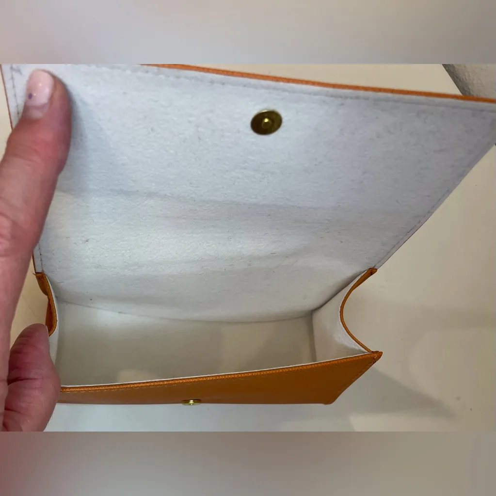 Tory Burch Women’s Orange Sunglasses Magnetic‎ Case - Image 6