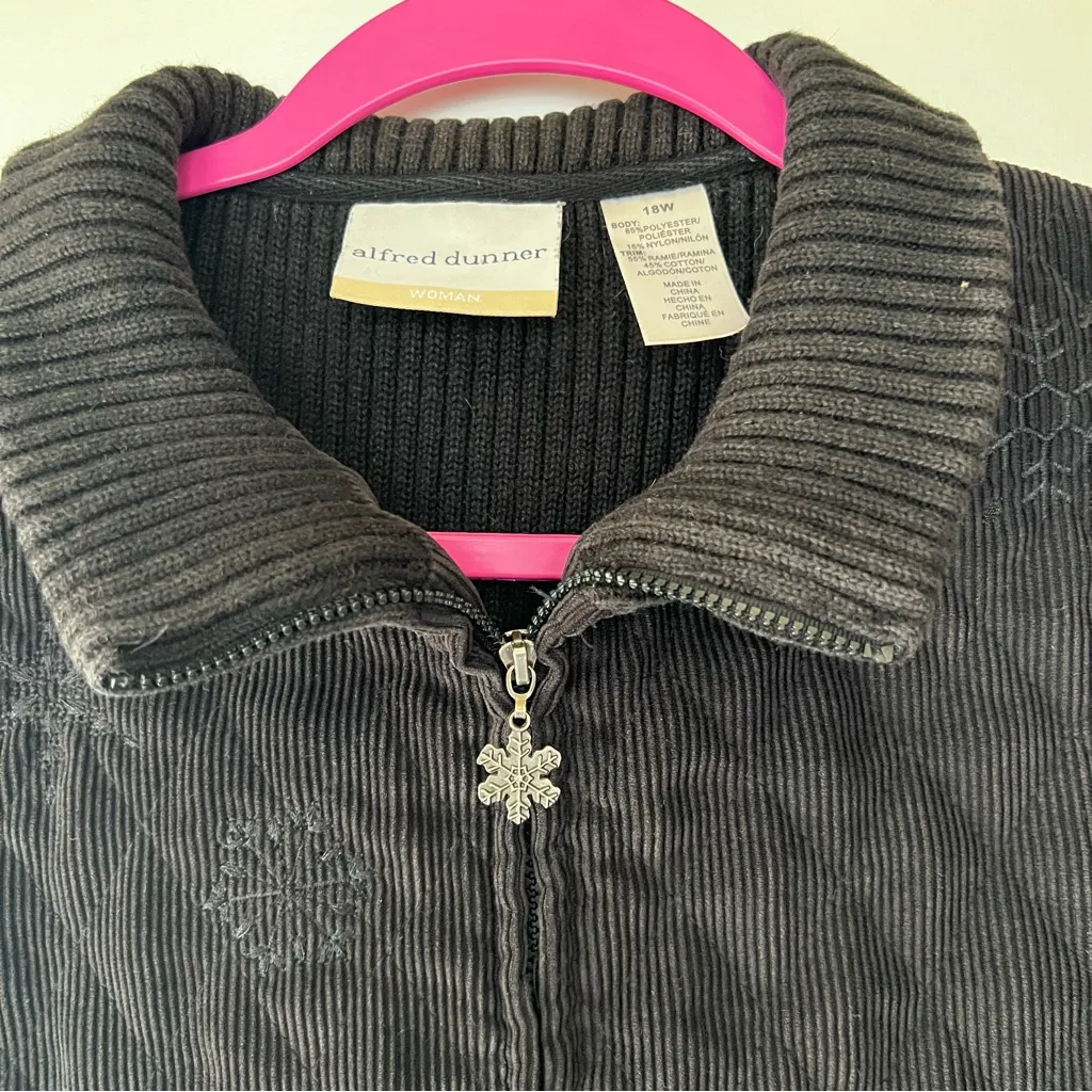 Black vest with zipper Size 18W - Image 3