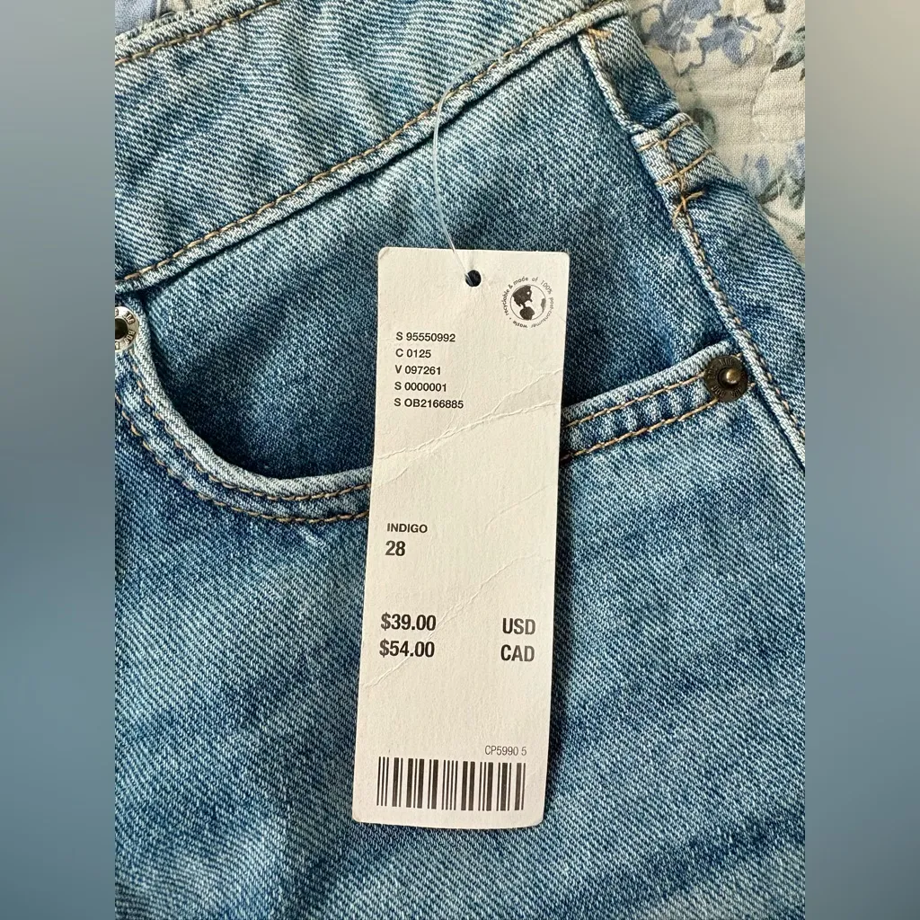 Urban Outfitters BDG Jean Shorts - Image 4