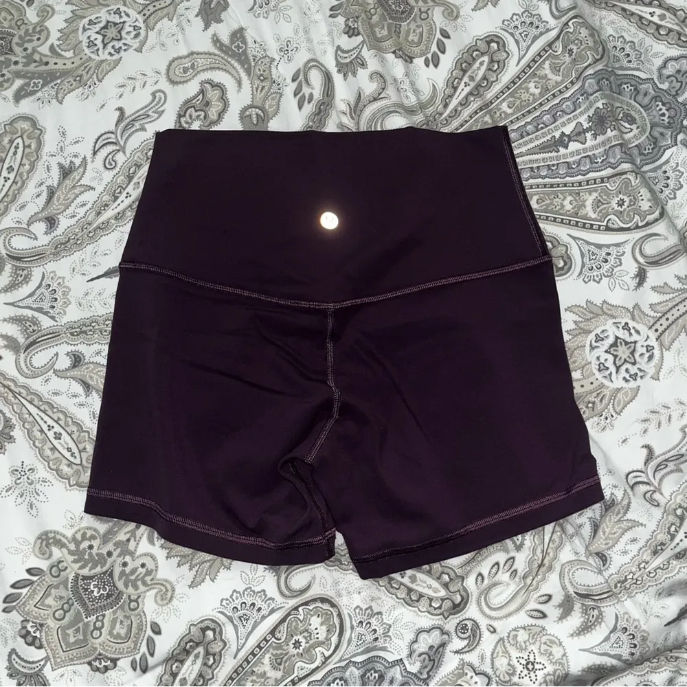 align 4” biker shorts grape thistle size 6 - Image 2