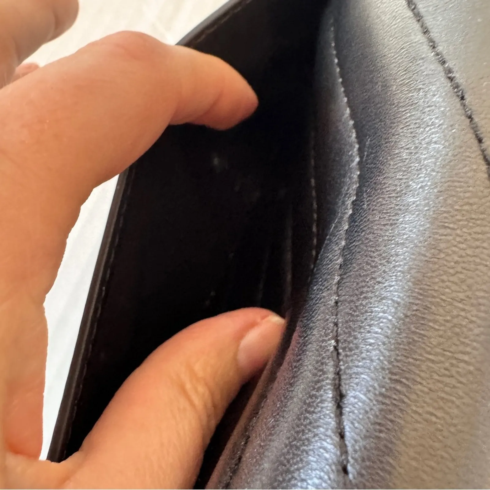 Tory Burch Black Leather Kira Quilted Crossbody Handbag Purse Gold Chain Strap - Image 6