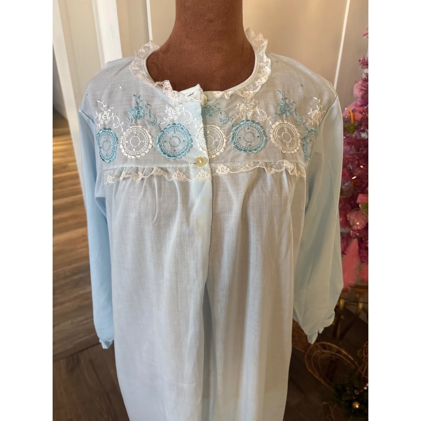 Vintage Light Blue Embroidered Nightgown Long Sleeve Loungewear Women's Size M - Image 2