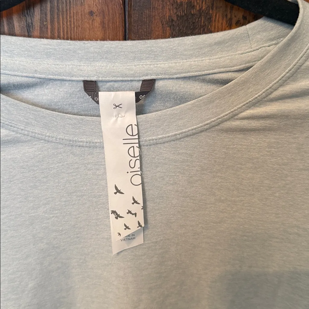 Oiselle Birds of a Feather Long Sleeve Running Shirt  Women's Baby Blue, Size 6 - Image 2