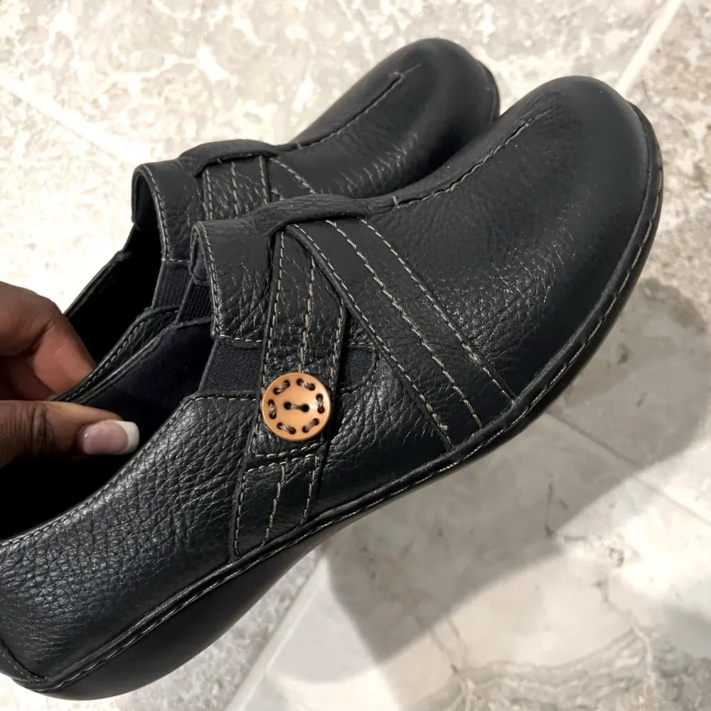 Clarks Leather Shoes Ashland Tide Black Tumb Loafers, Size 10M - Image 4