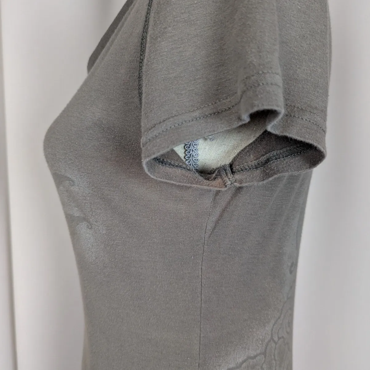 Roxy Tattoo Graphic Tee Shirt Women’s Small - Image 4