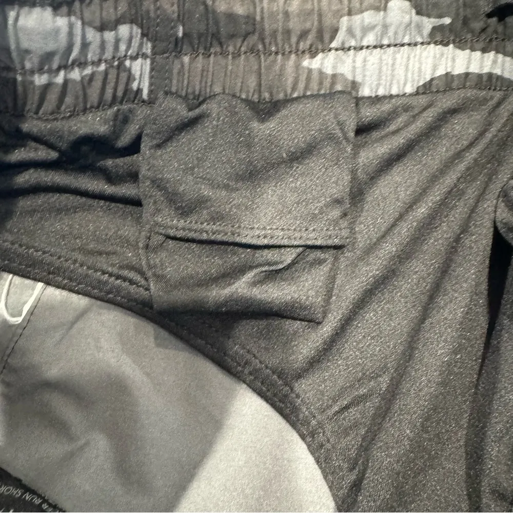 Athleta ‎ Mesh Racer Run Short 4” - Image 7