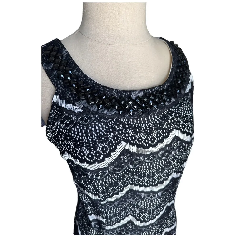 DRESS BARN Black White Scalloped Lace Beaded Sleeveless Stretch Dress Size 4 - Image 5