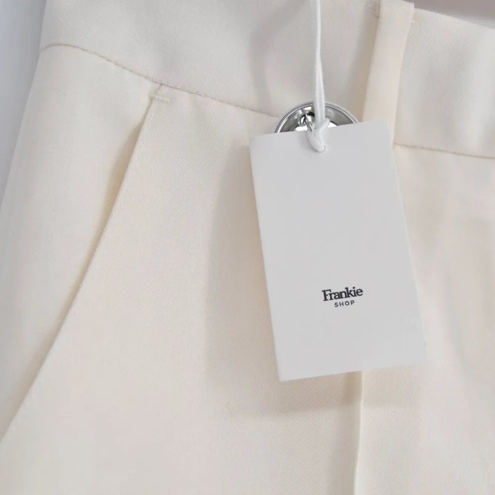 NEW Frankie Shop Bryne Pedal Pushovers Ivory Women's M Knee Length Chino Shorts White Size M - Image 4