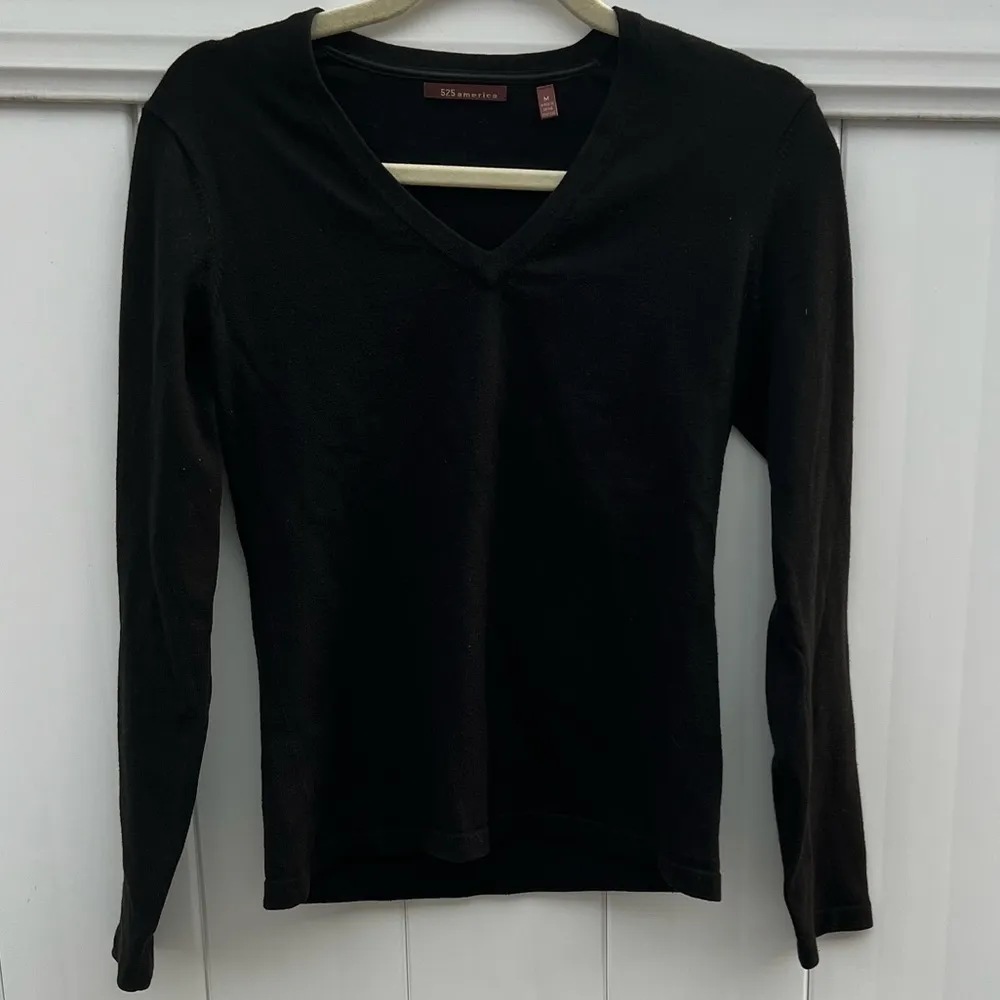 525 America Black V Neck Women's Size Medium Classic Versatile‎ Pullover Sweater - Image 2