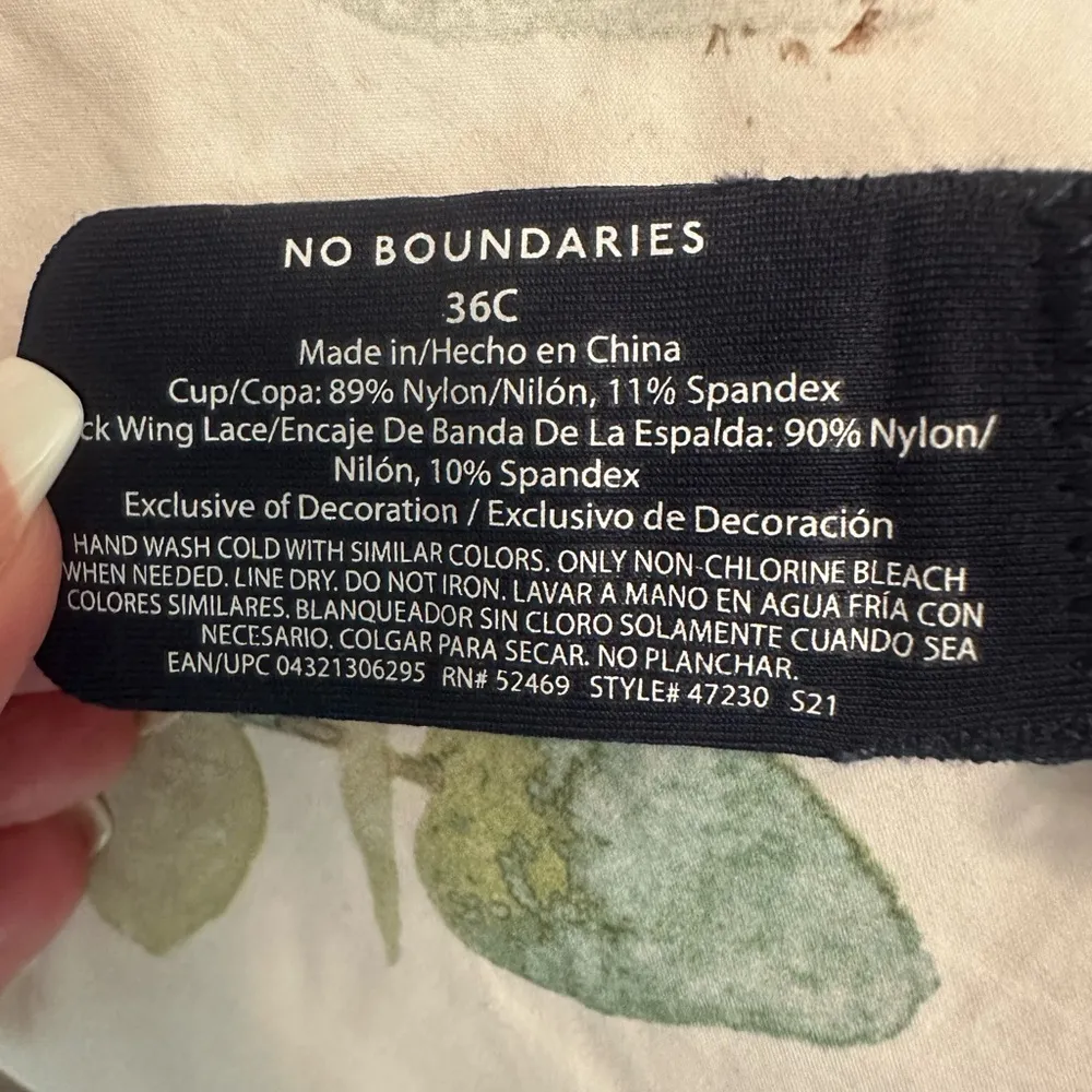 No Boundaries Black Bra with Adjustable Straps and Molded Cups - Image 6