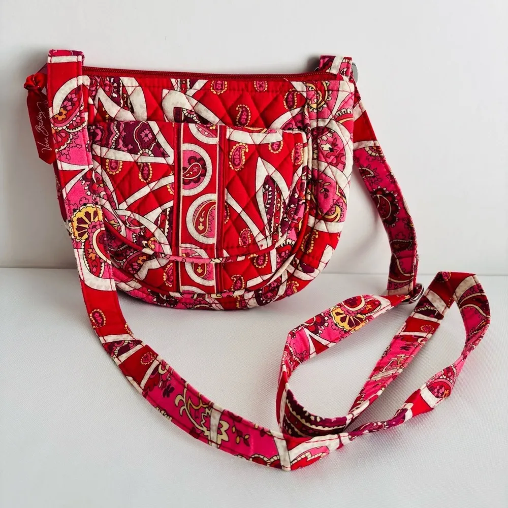 Vera Bradley crossbody Bag in Raspberry Paisley Pattern - Image 3