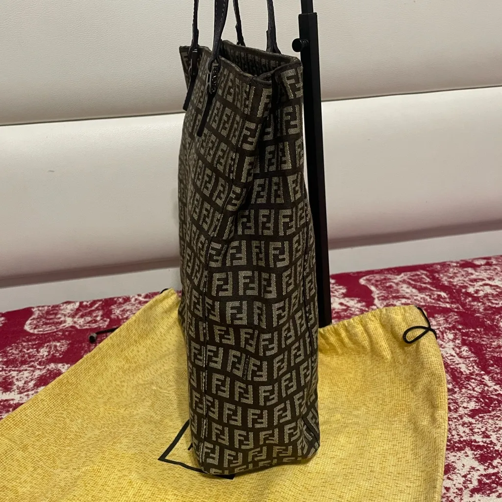 Fendi Canvas Tote Bag - Image 4