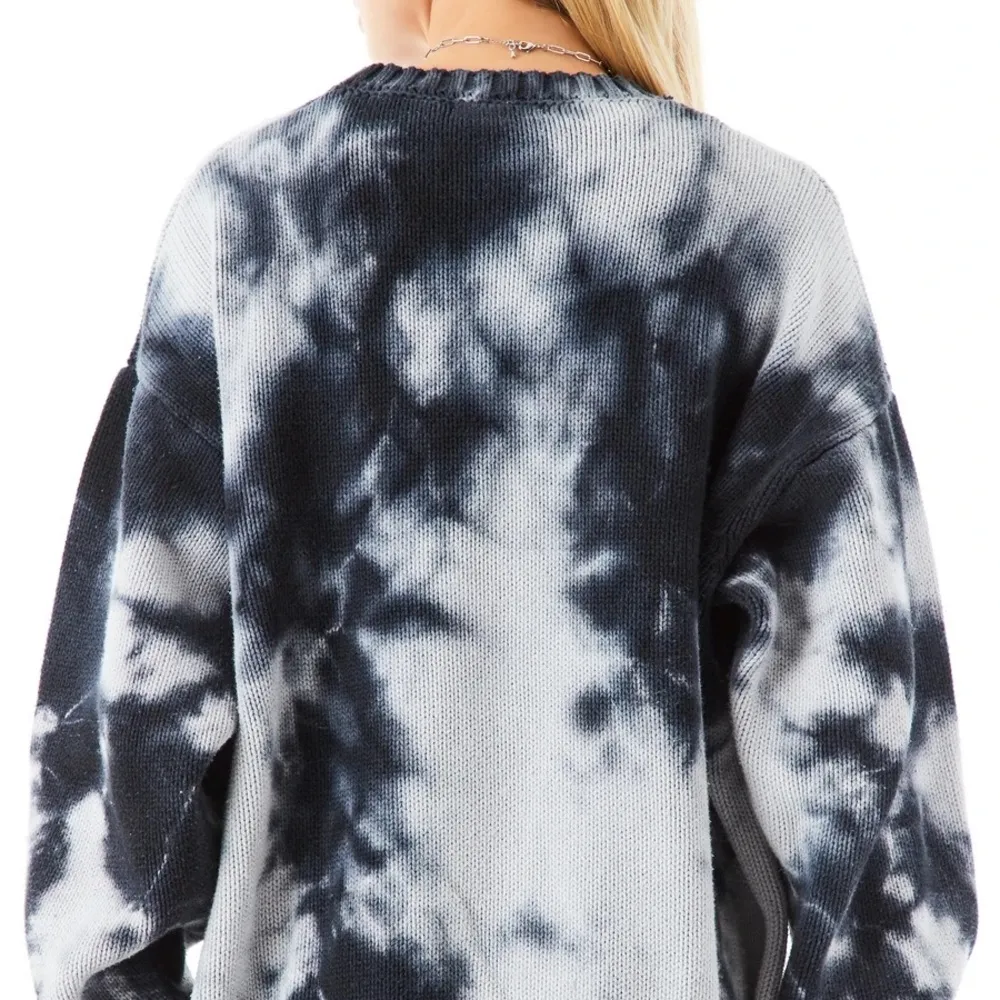 LF Oversized Crystal Die Sweater - Image 3