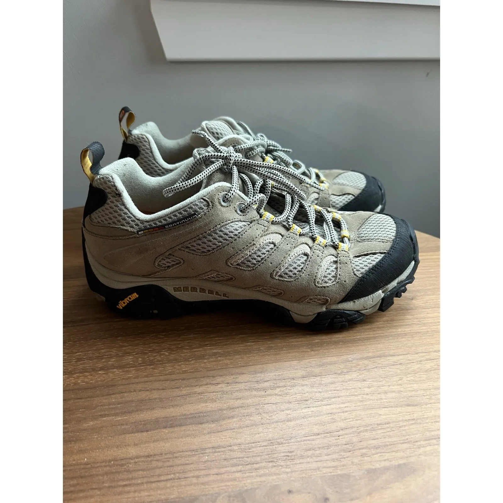 Merrell Moab Ventilator Taupe Womens Hiking Shoes Size 10 Vibram Outdoor Suede - Image 2
