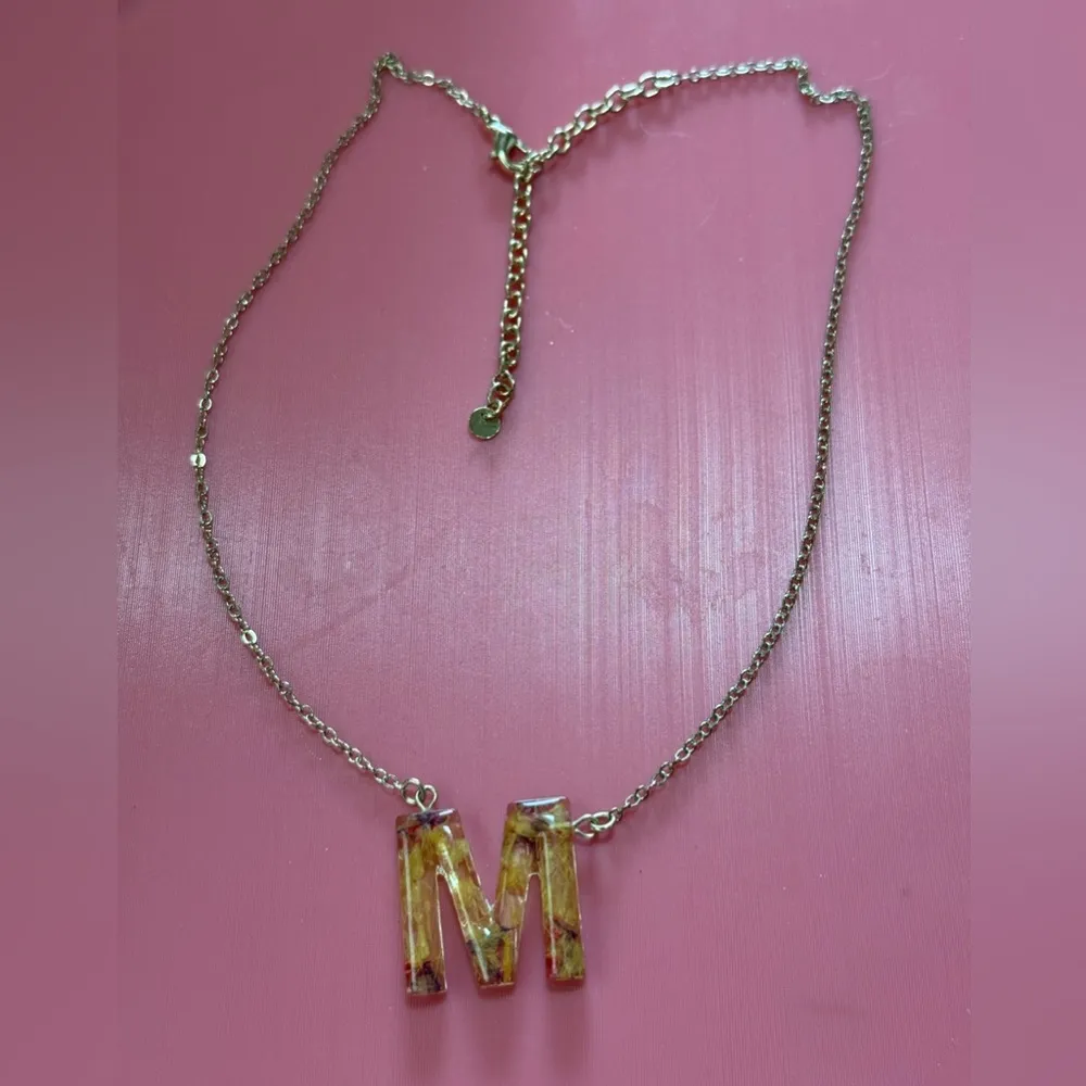 Gold Initial 'M' Pendant Necklace - Image 3