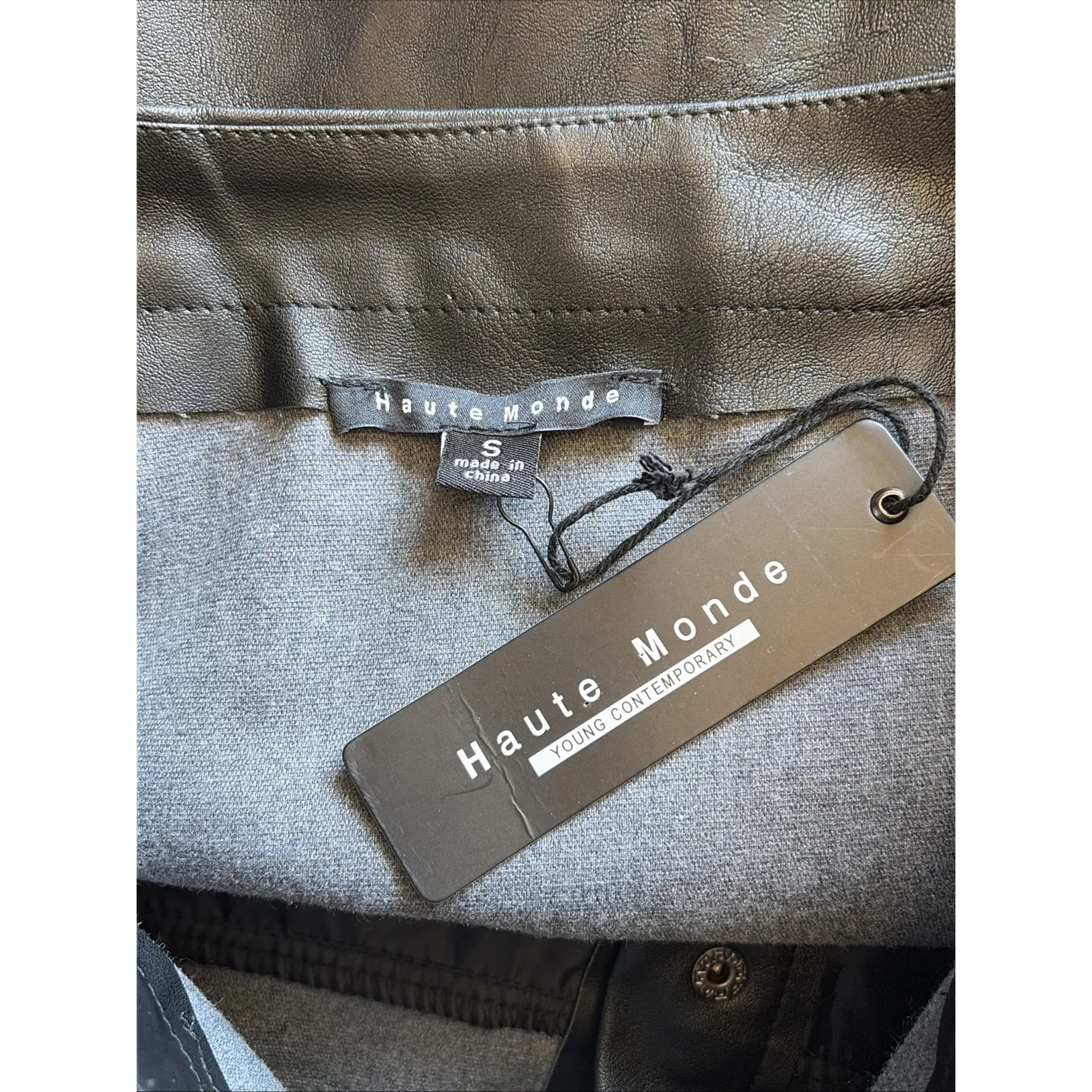 Haute Monde Classic Black Snap Front Tiered Faux Leather Mini Skirt Small NEW - Image 3