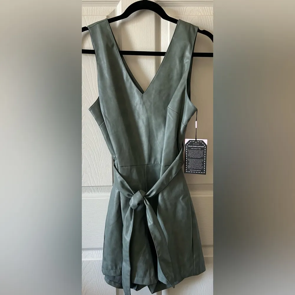 Anthropologie Avec Les Filles Women’s Faux Leather Cross Back Wrap Romper Size S - Image 9