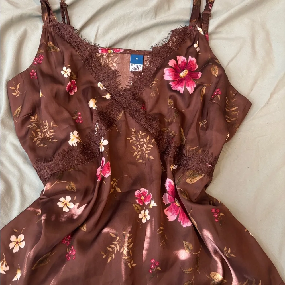 Old navy top BNWT - Image 2