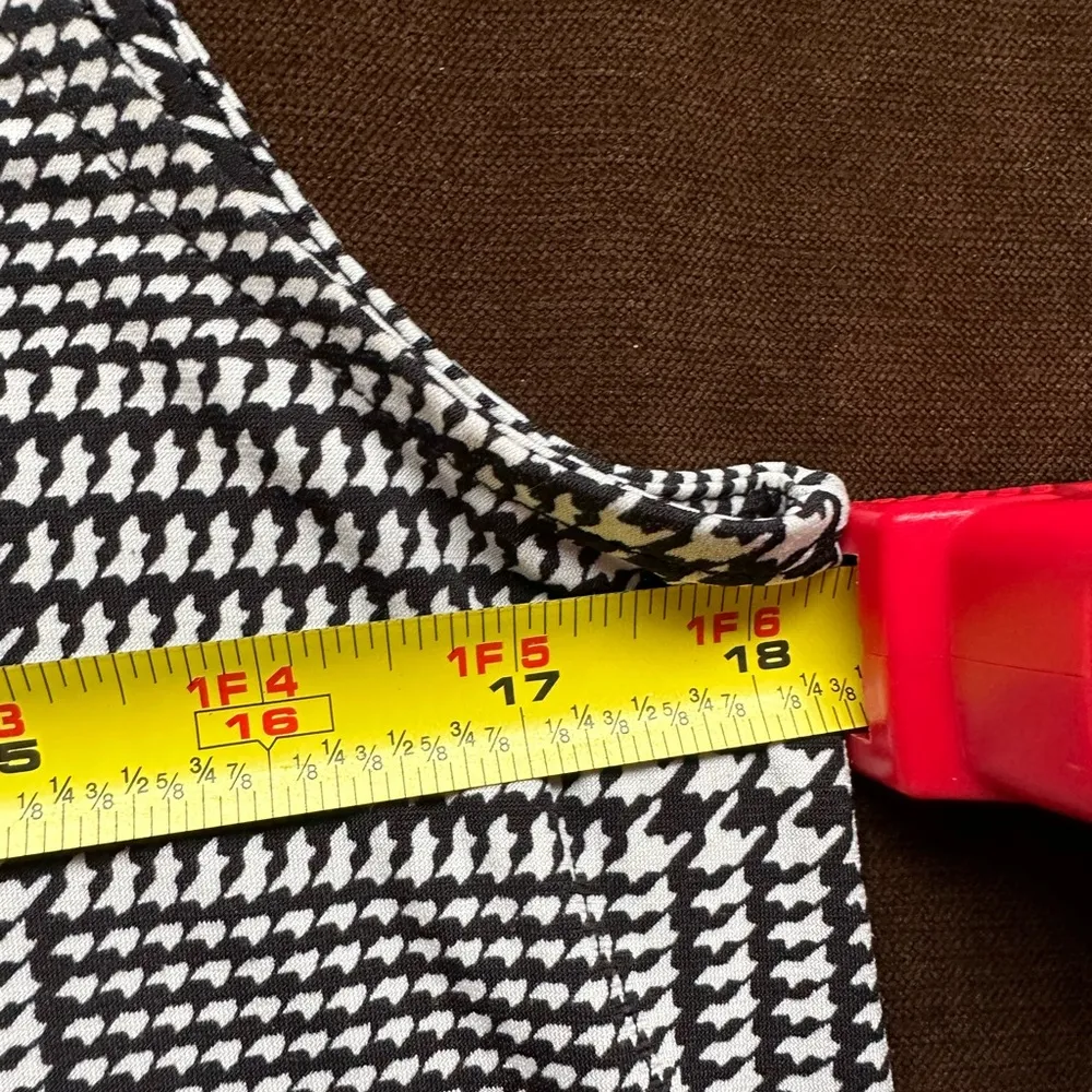 Silky Black & White Sleeveless folded Collar  Top SZ M Good Cond - Image 6