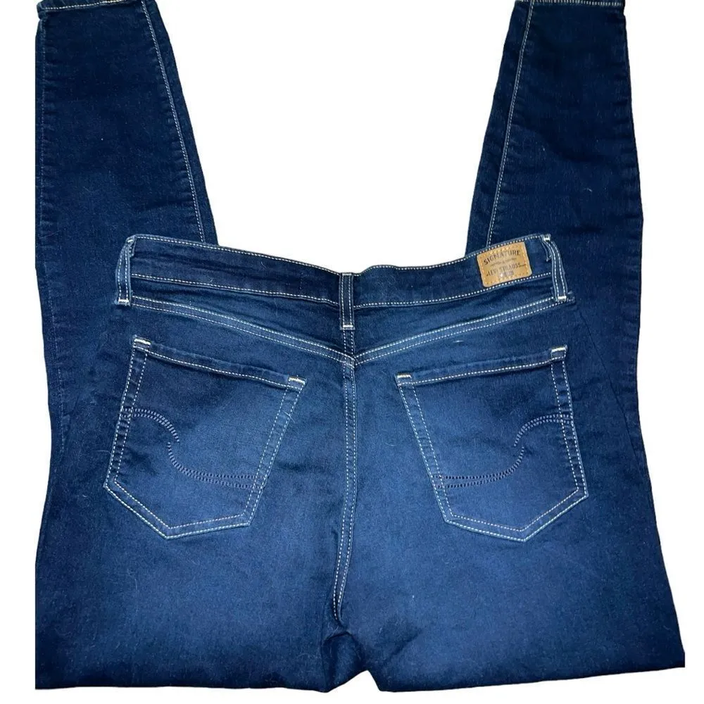 Levi’s signature gold label jeans. Next to new! - Image 8