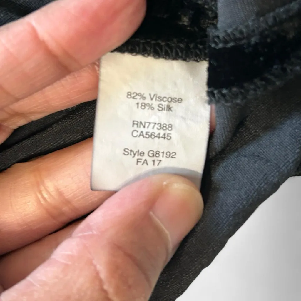 Used Madewell Oversized Black Velvet Short Sleeve Top Women’s Size XS - Image 6