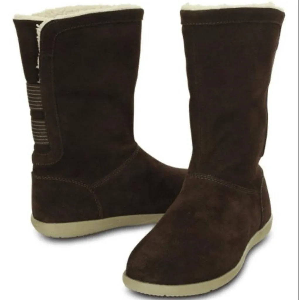 NWT Crocs Womens Adela Foldover Fuzz Snow Boot Size 6 Mahogany Khaki Suede - Image 5