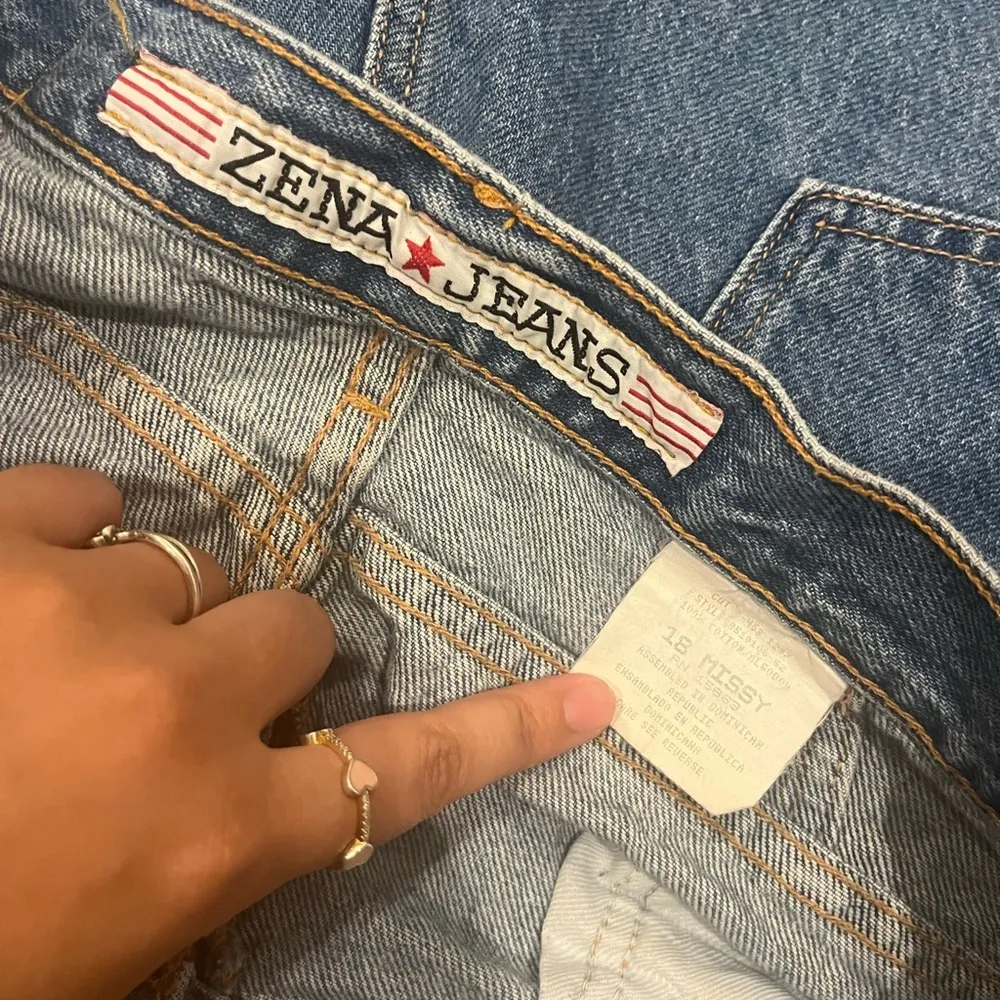 ZENA  Jeans Vintage Denim Shorts - Image 4