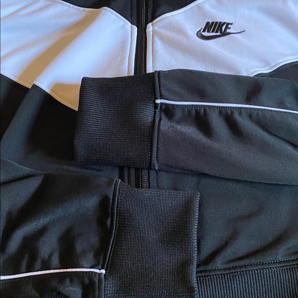 Nike  Cropped Track Jacket, Black & White - Image 9