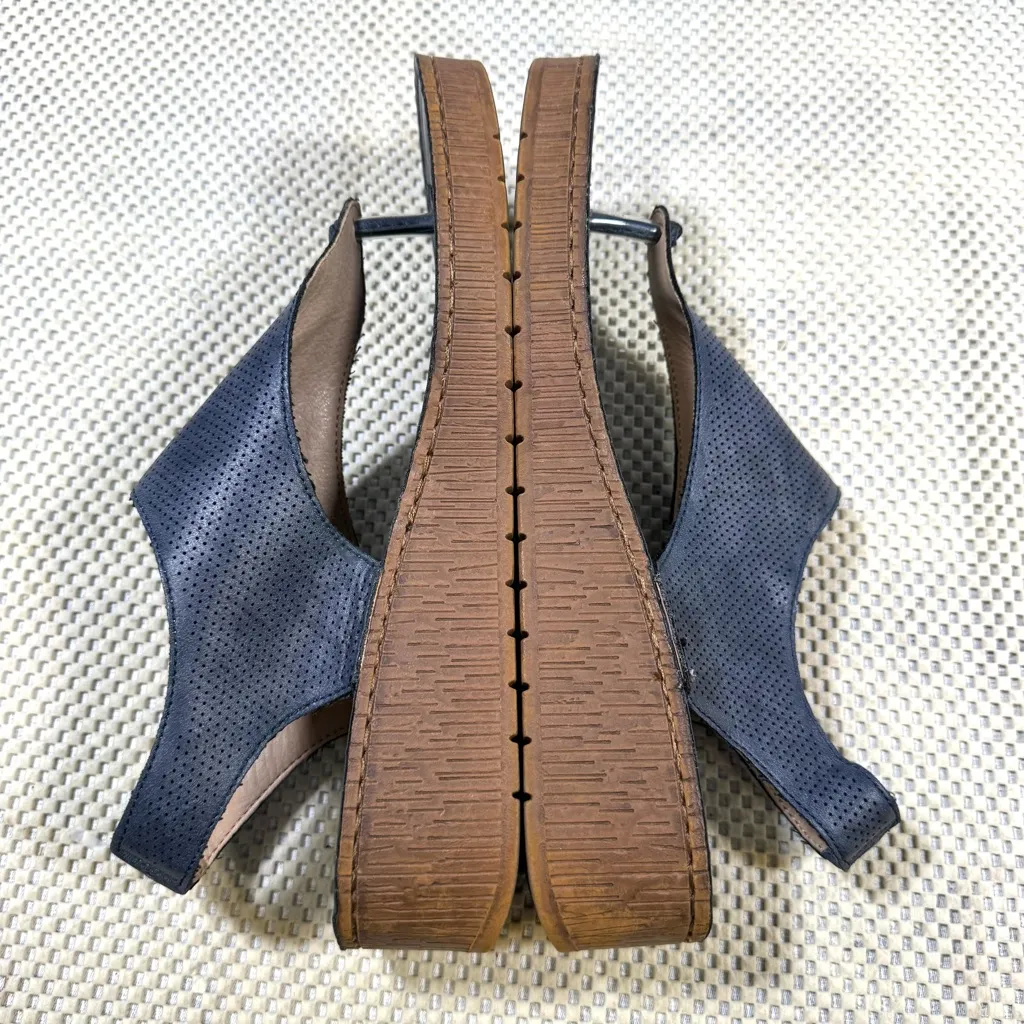 Journee Collection Mckell Platform Wedge Slingback Sandals Blue Size 11 - Image 8