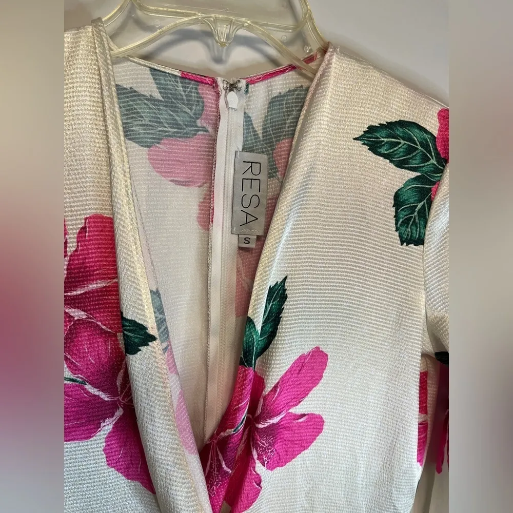 RESA Iris Bow Hibiscus Dress in Tropical - Image 5