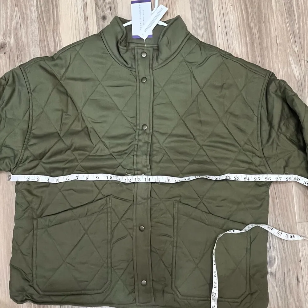 NWT Social Standard Sanctuary Women's Quilted Twill Jacket army green si… - Image 9