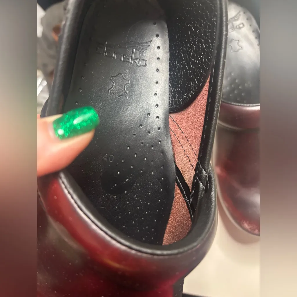 DANSKO PROFESSIONAL Burgundy Clogs Womens EU 40 US 9.5/10 Leather Comfort Shoes - Image 2