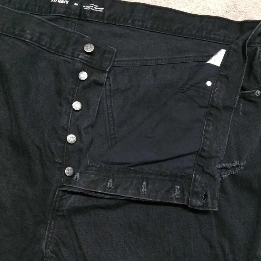 Old Navy High-Waisted Slouchy Straight Cropped Distressed Jeans - 28 - Image 4