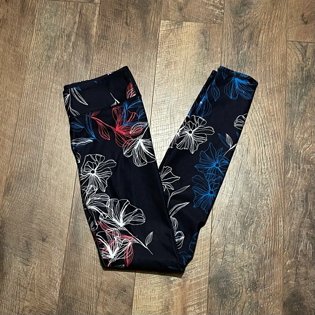 Fabletics Powerhold Floral Woman’s Casual Athletic Chic Leggings - Image 2