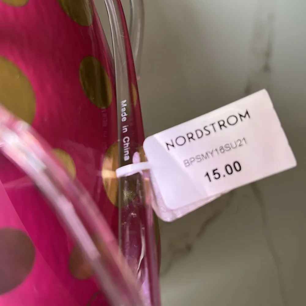 Nordstrom sunglasses and max studios sunglass case - Image 3