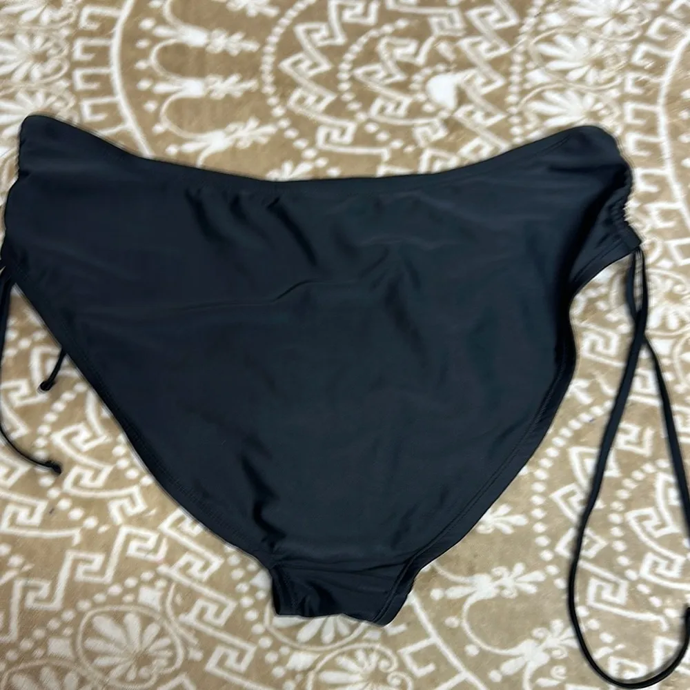 Time and Tru Black Bikini with Adjustable Side Ties Size L - Image 4