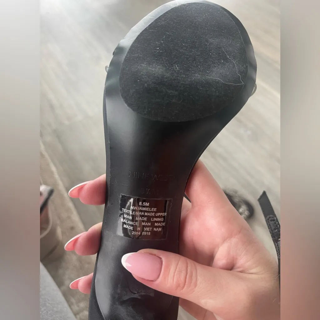 NWOT NINE WEST BLACK SATIN WITH RHINESTONES SANDALS  8.5 - Image 7