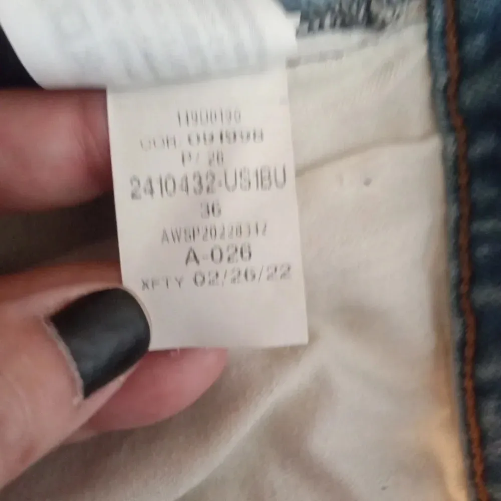 Abercrombie &Fitch The 4" mom curve love short size 36 women - Image 5