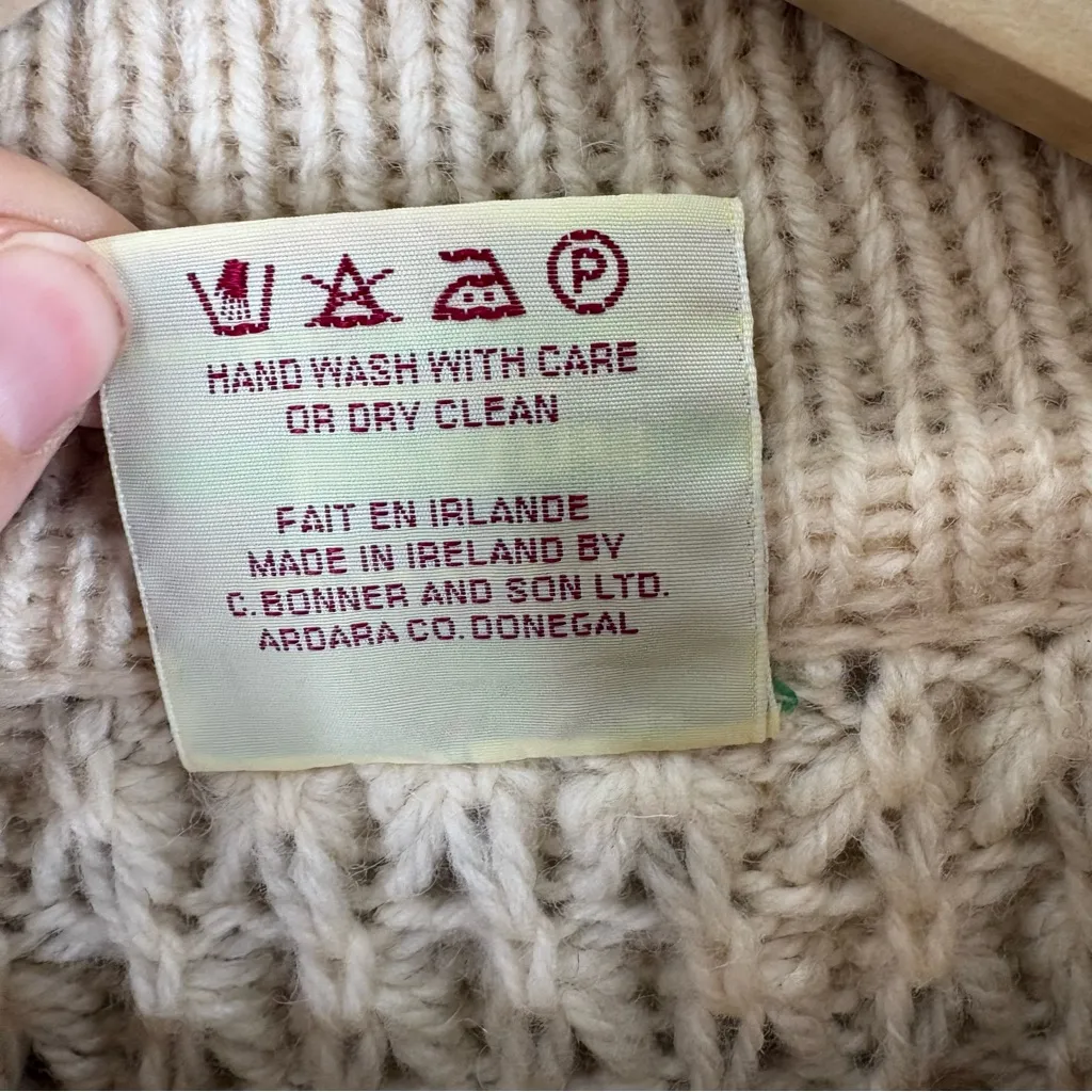 Bonner of Ireland Women’s Hand Knit IrishWool Sweater Button Down Pocket Medium - Image 4