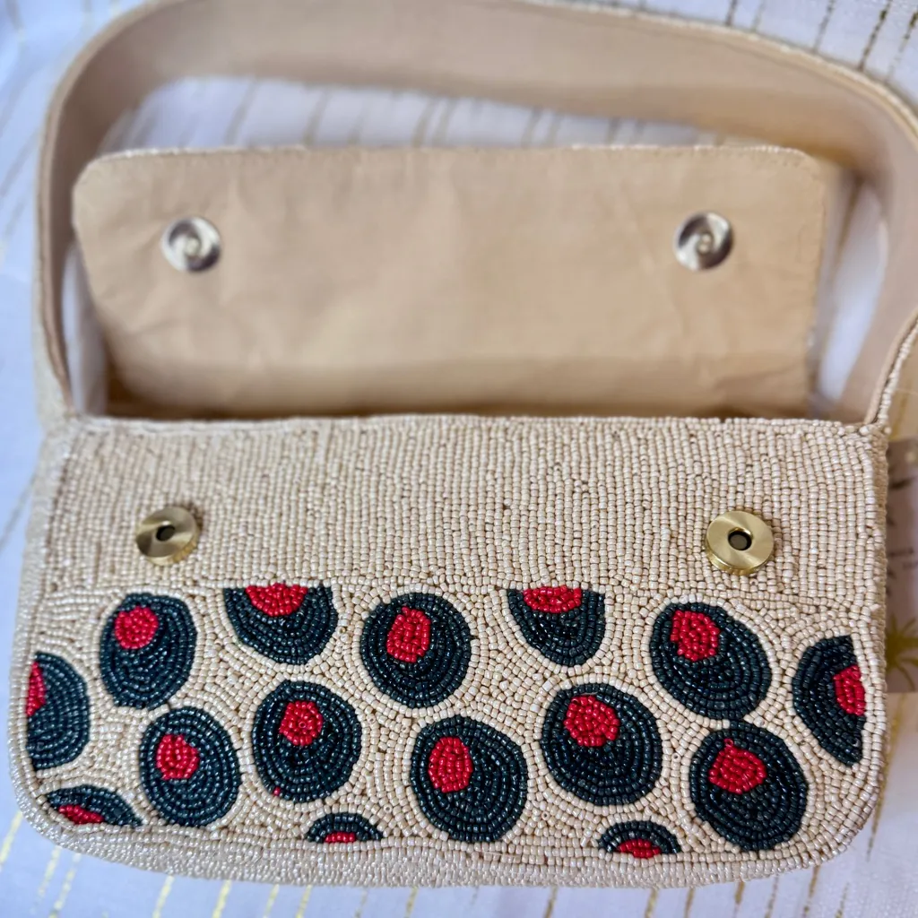 America & Beyond Beaded Shoulder Bag
Martini Olives NWT Tan - Image 7