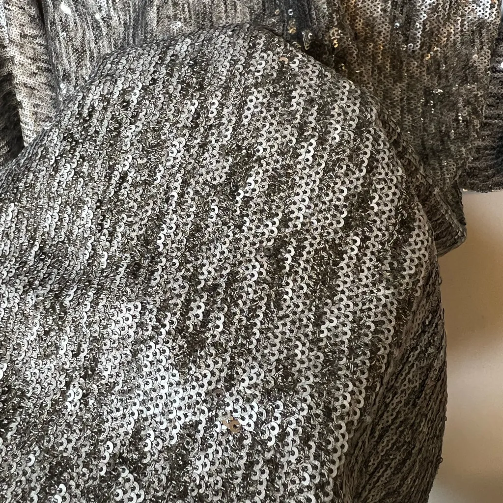 Adrianna Papell Bell Sleeve Sequence Silver Dress Size 8P - Image 11