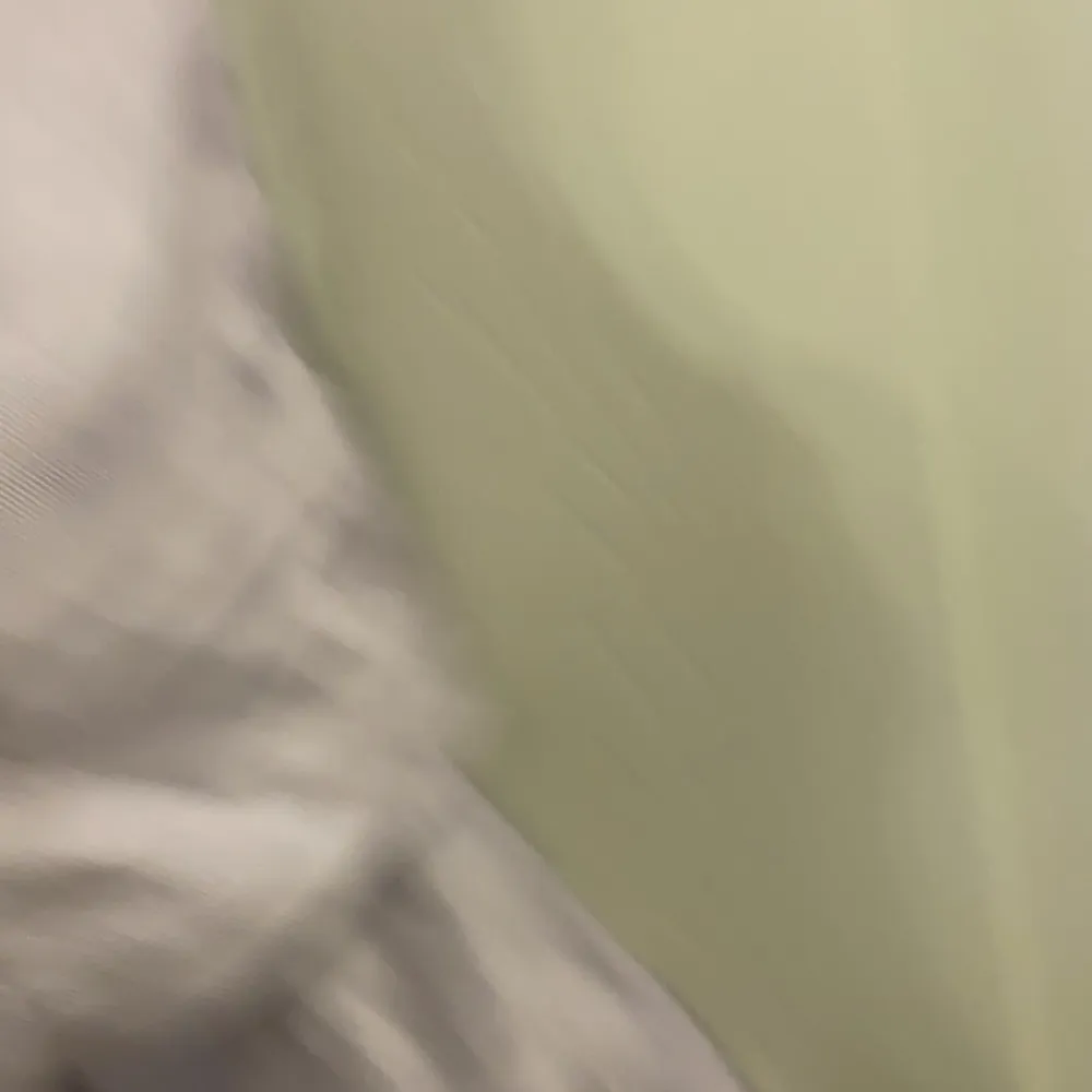 L’academie  Dress size S brand new beautiful lilac color long sleeve - Image 4