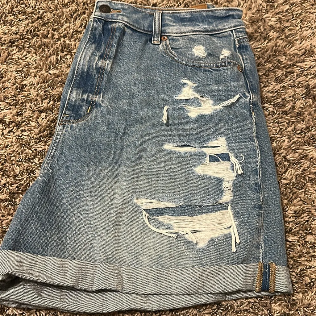 American Eagle Relaxed Mom Jean Short Size 16 - Image 8