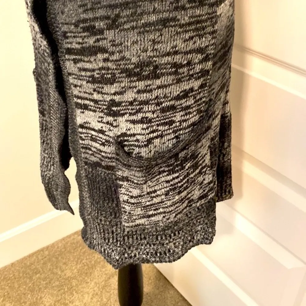 Mudd || Black/grey long razorback cardigan with pockets - Image 4