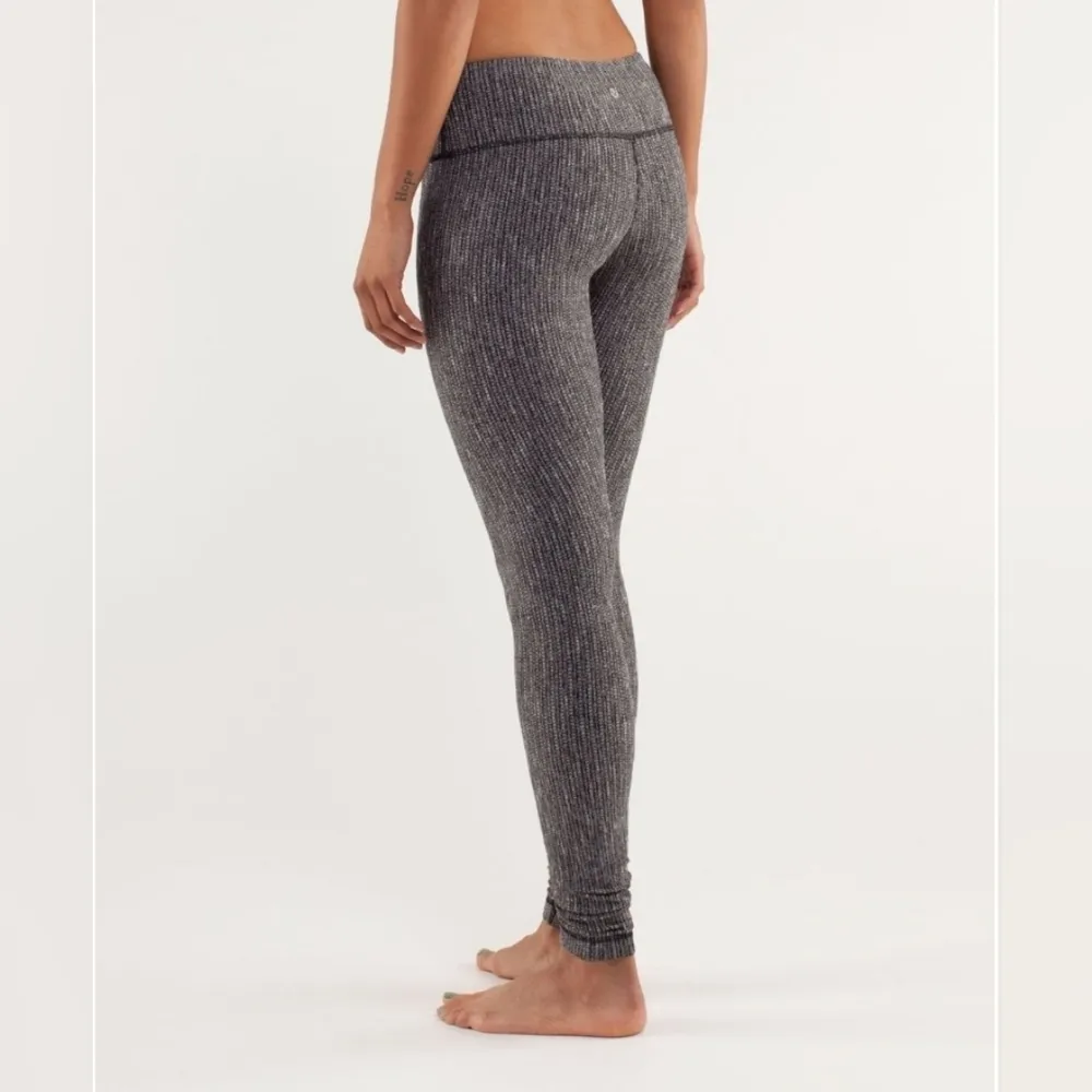 Wunder Under Leggings Size 6 - Image 4