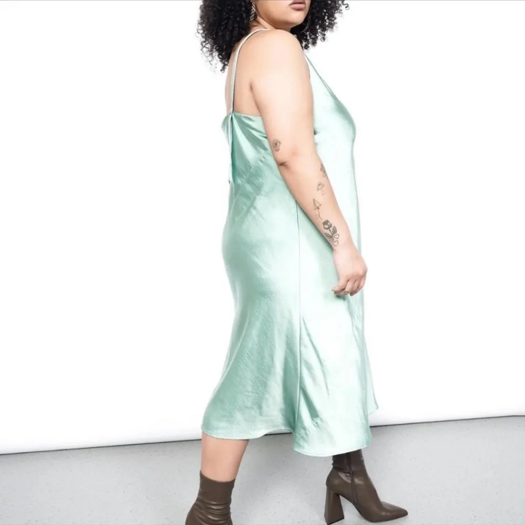 Wildfang empower satin midi dress mermaid green Size L - Image 3