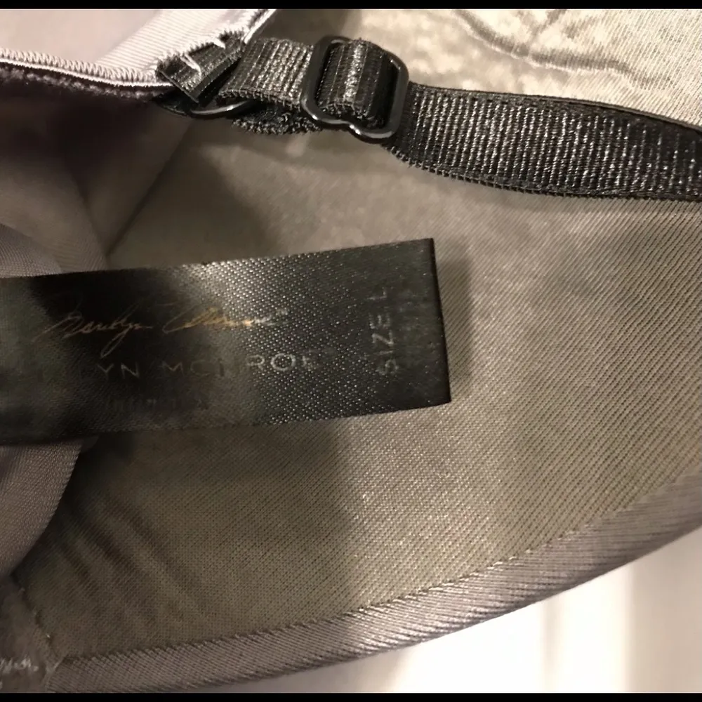 Marilyn Monroe Lingerie intimate body shape wear size large - Image 10