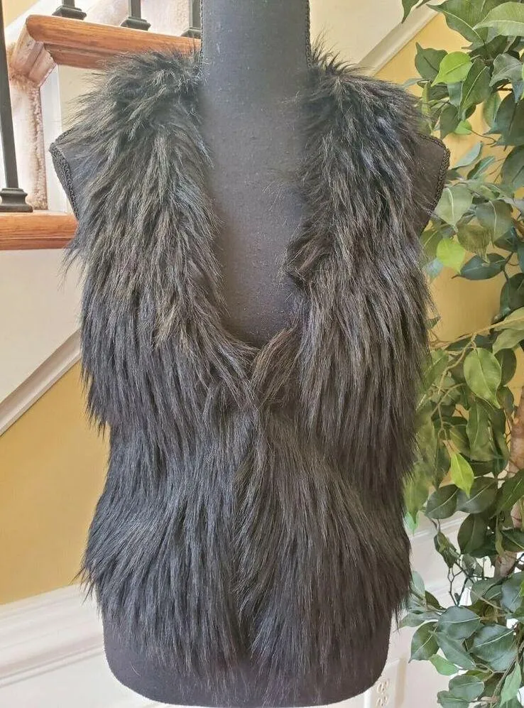 Wet Seal Small Black Faux Fur Vest -Hook Closure - Image 2