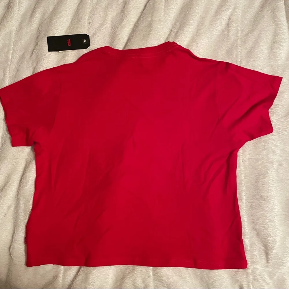 Levi’s Women’s Cotton Cropped Graphic Print Tee - Image 4