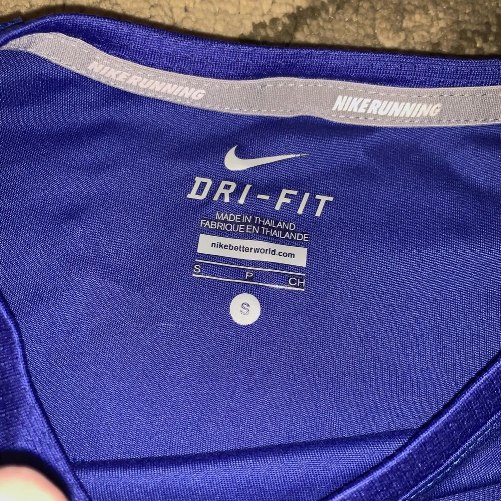 NIKE RUNNING Dri-Fit Performance T-Shirt small - Image 2